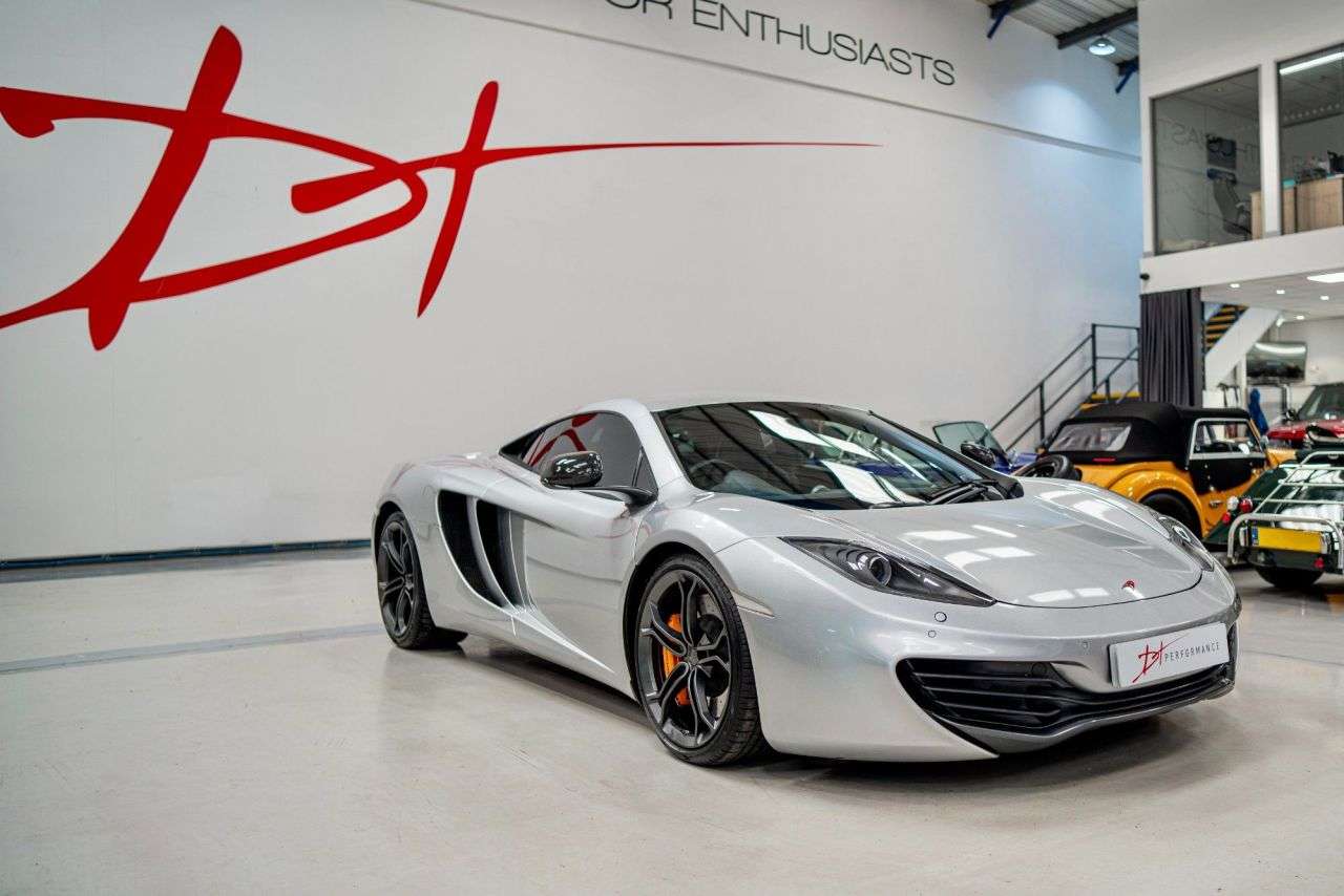 2011 MCLAREN 12C 2011 MCLAREN 12C