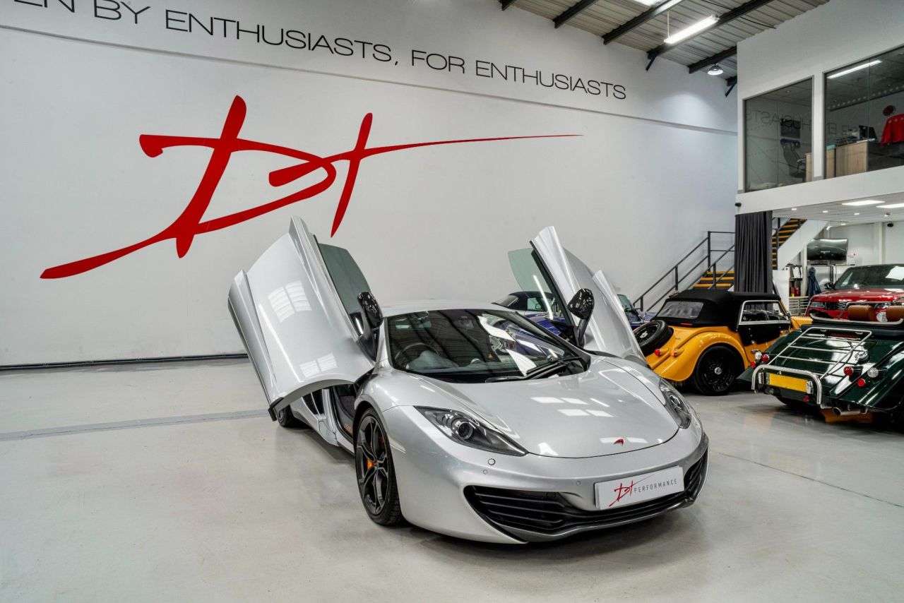 2011 MCLAREN 12C 2011 MCLAREN 12C