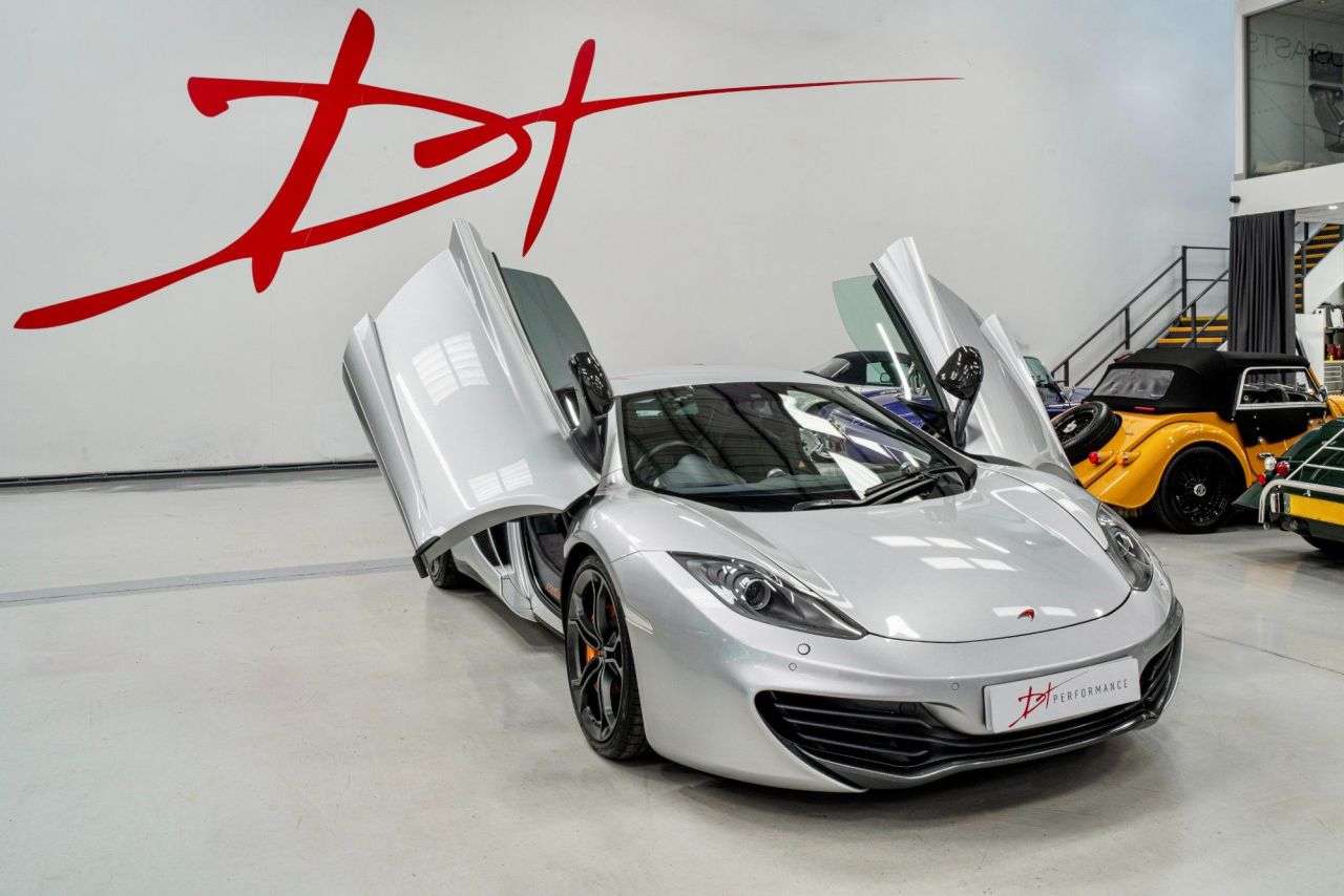 2011 MCLAREN 12C 2011 MCLAREN 12C