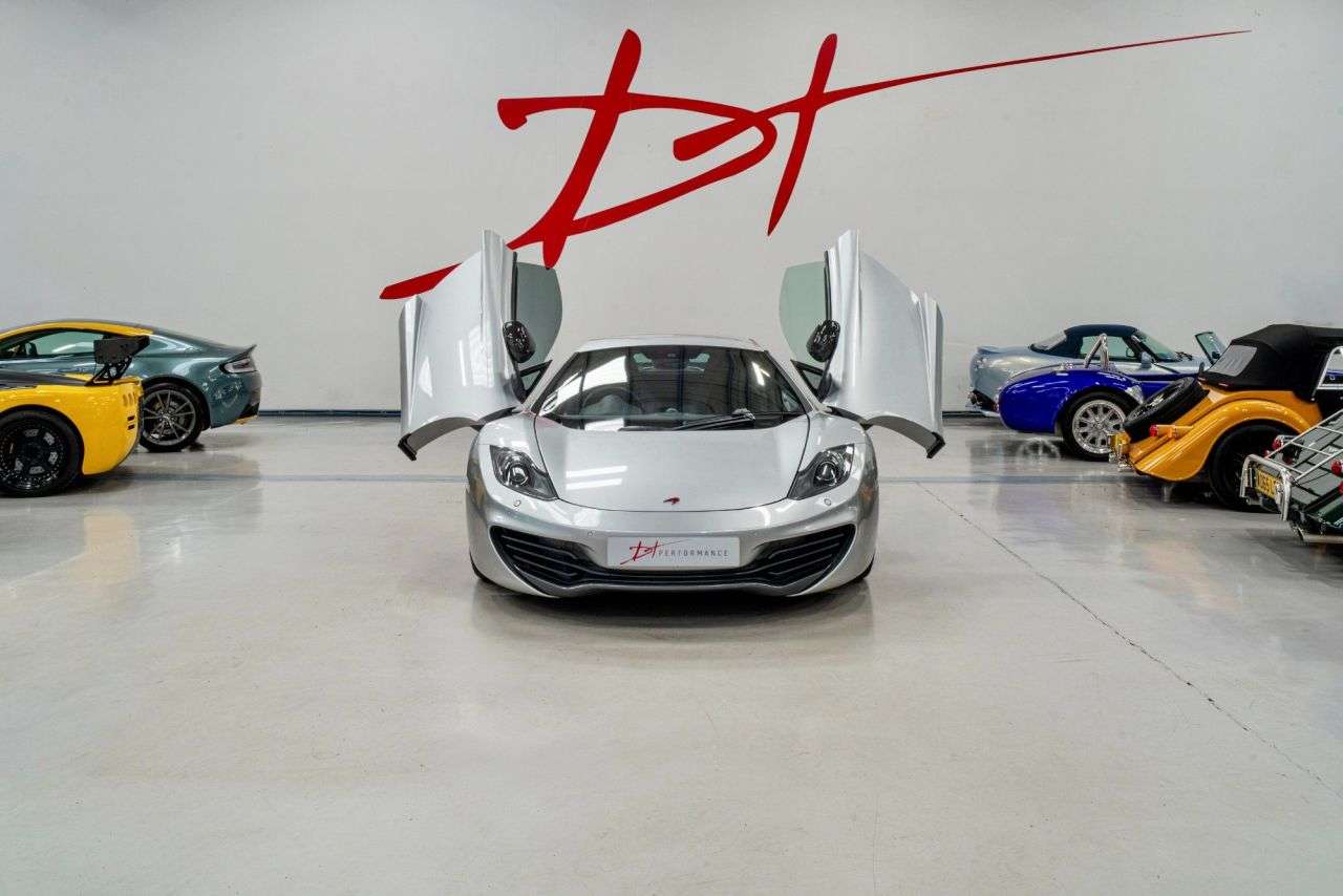 2011 MCLAREN 12C 2011 MCLAREN 12C