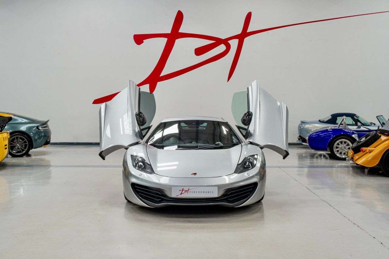 2011 MCLAREN 12C 2011 MCLAREN 12C