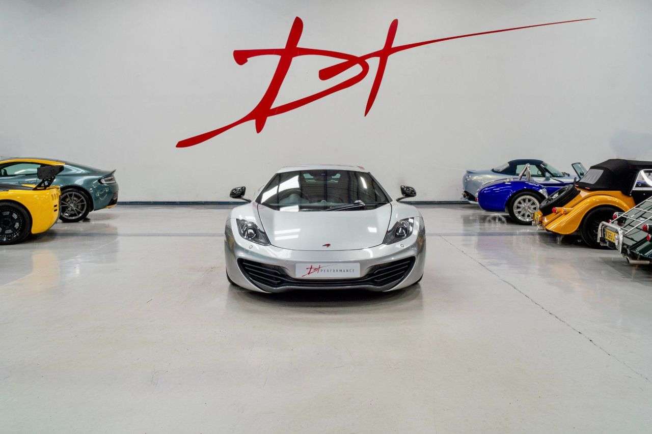 2011 MCLAREN 12C 2011 MCLAREN 12C
