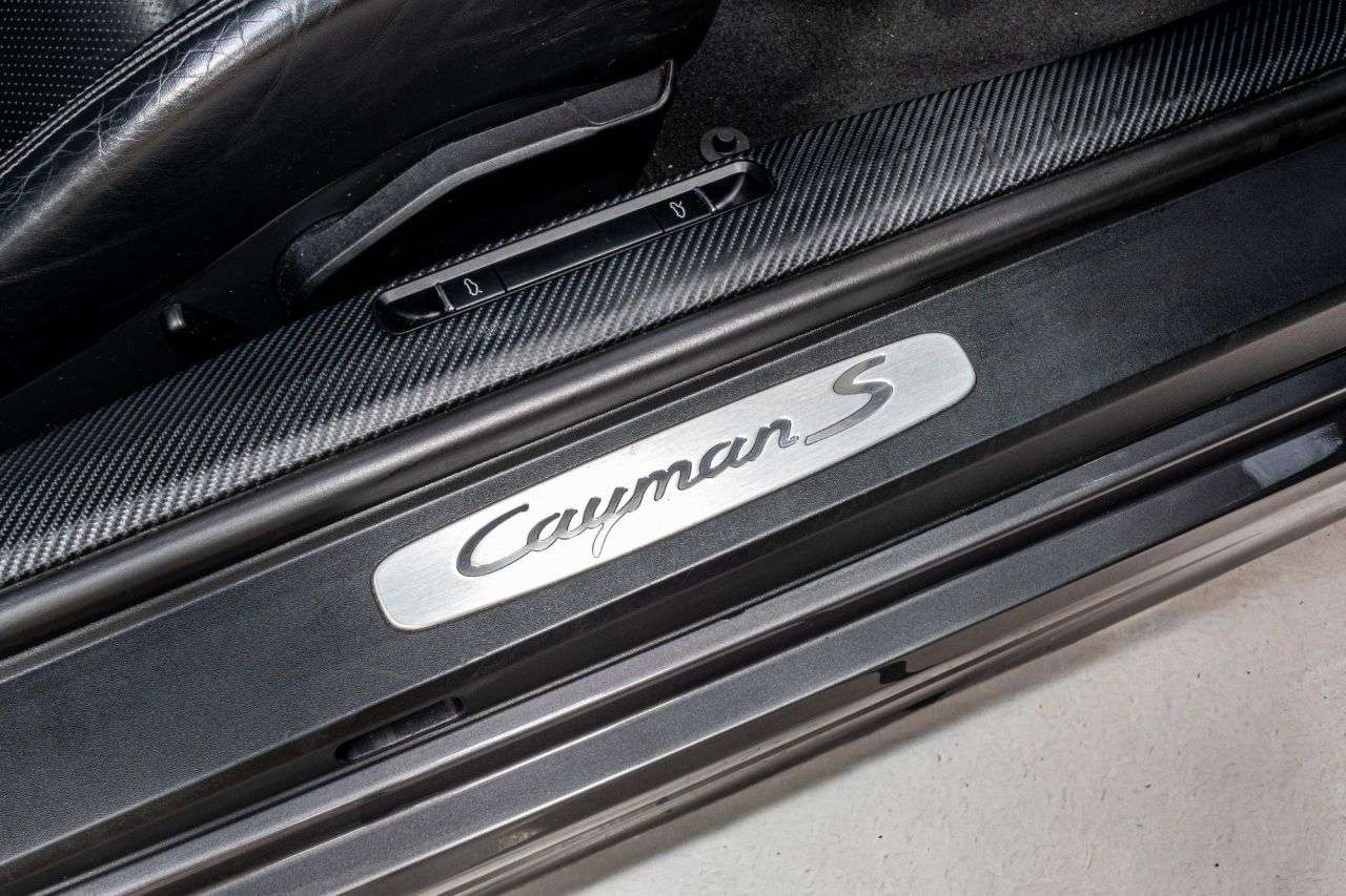 2017 PORSCHE CAYMAN 2017 PORSCHE CAYMAN