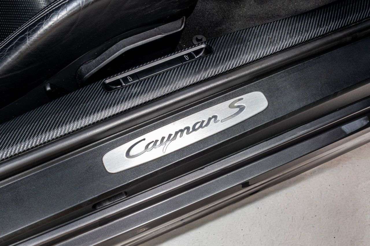 2017 PORSCHE CAYMAN 2017 PORSCHE CAYMAN