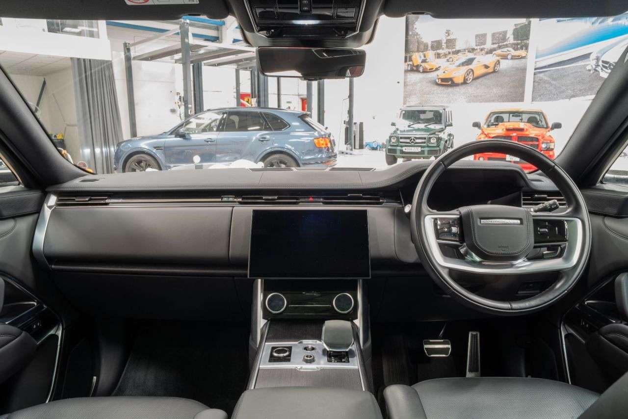A 2022 LAND ROVER RANGE ROVER 3.0 D350 MHEV HSE SUV 5dr Diesel Auto 4WD Euro 6 (s/s) (350 ps) A 2022 LAND ROVER RANGE ROVER 3.0 D350 MHEV HSE SUV 5dr Diesel Auto 4WD Euro 6 (s/s) (350 ps)