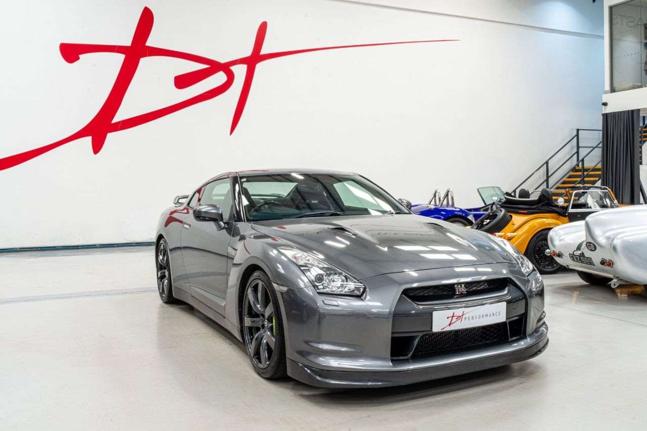 2010 NISSAN GT-R 2010 NISSAN GT-R