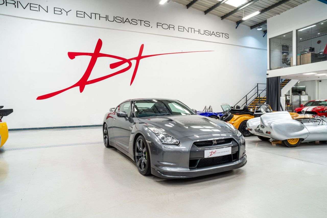 2010 NISSAN GT-R 2010 NISSAN GT-R