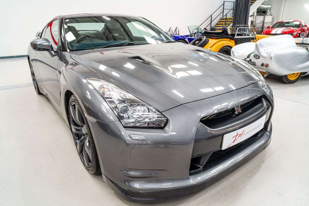 2010 NISSAN GT-R 2010 NISSAN GT-R