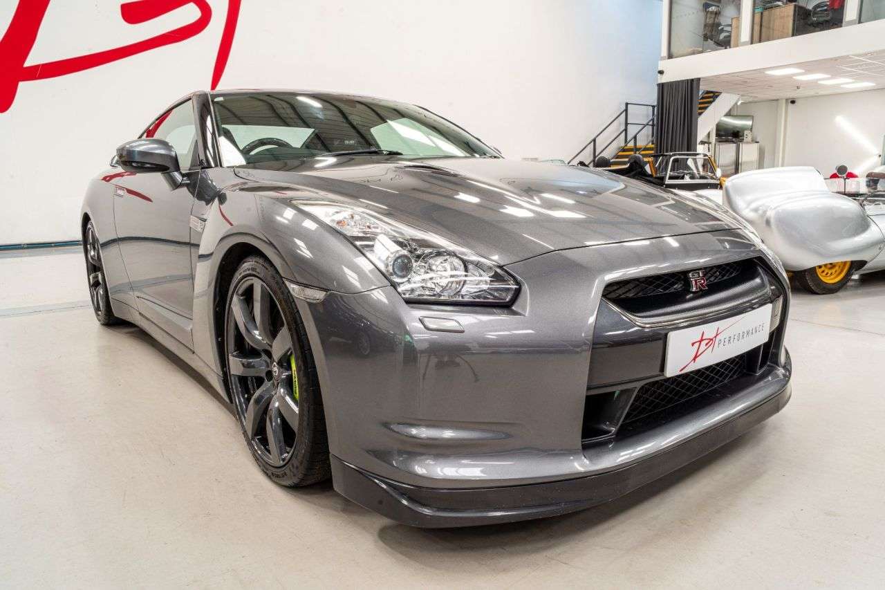 2010 NISSAN GT-R 2010 NISSAN GT-R