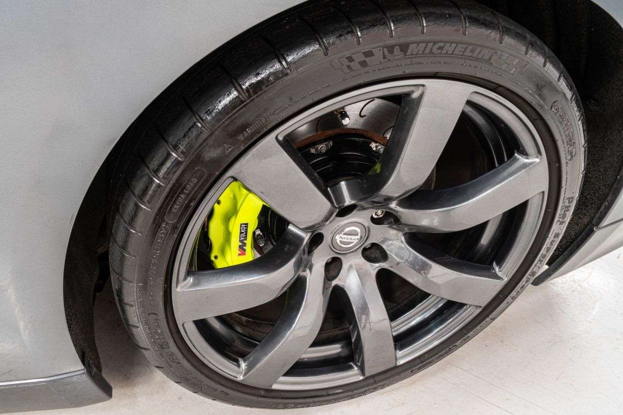 2010 NISSAN GT-R 2010 NISSAN GT-R