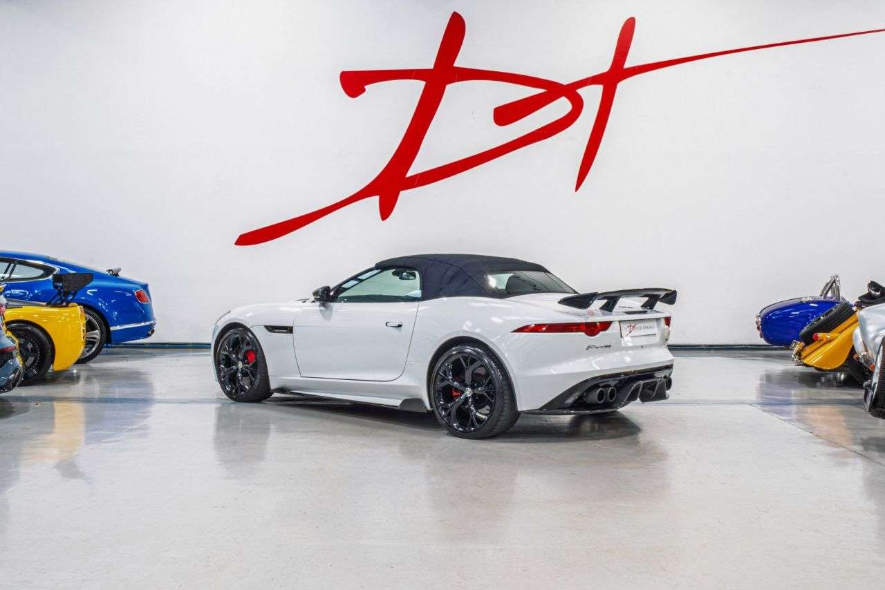 A 2013 JAGUAR F-TYPE 5.0 V8 S Convertible 2dr Petrol Auto Euro 5 (s/s) (495 ps) A 2013 JAGUAR F-TYPE 5.0 V8 S Convertible 2dr Petrol Auto Euro 5 (s/s) (495 ps)
