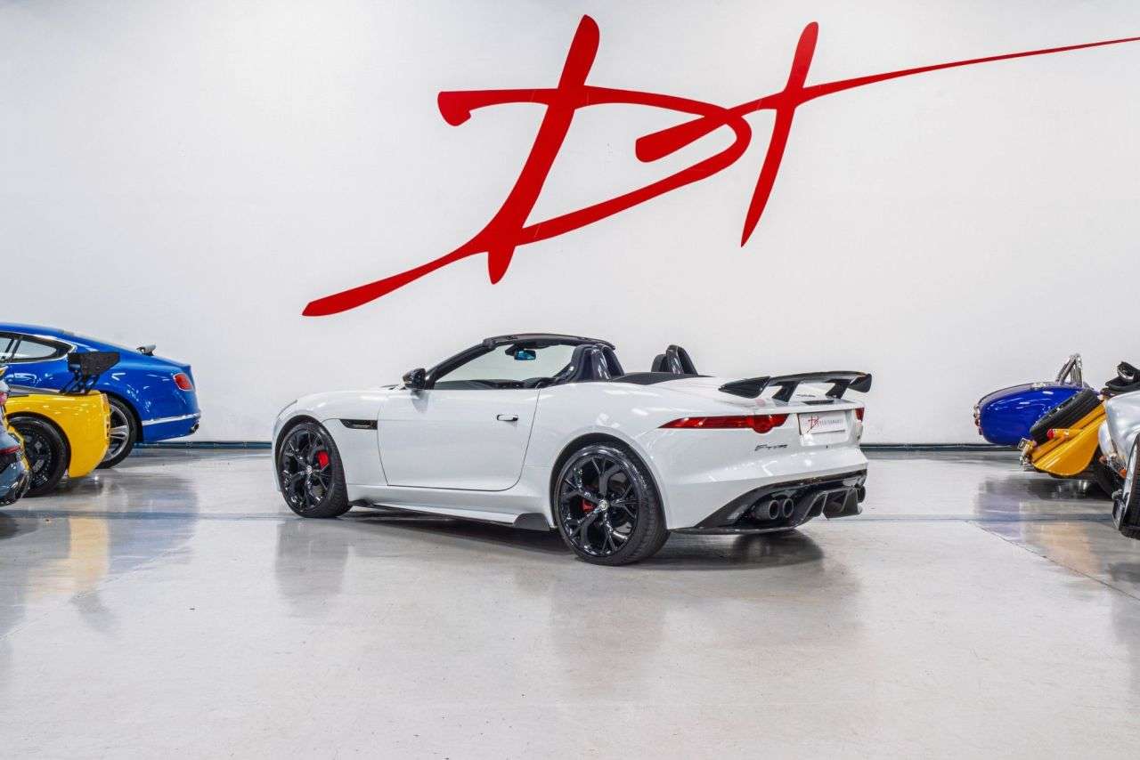 A 2013 JAGUAR F-TYPE 5.0 V8 S Convertible 2dr Petrol Auto Euro 5 (s/s) (495 ps) A 2013 JAGUAR F-TYPE 5.0 V8 S Convertible 2dr Petrol Auto Euro 5 (s/s) (495 ps)