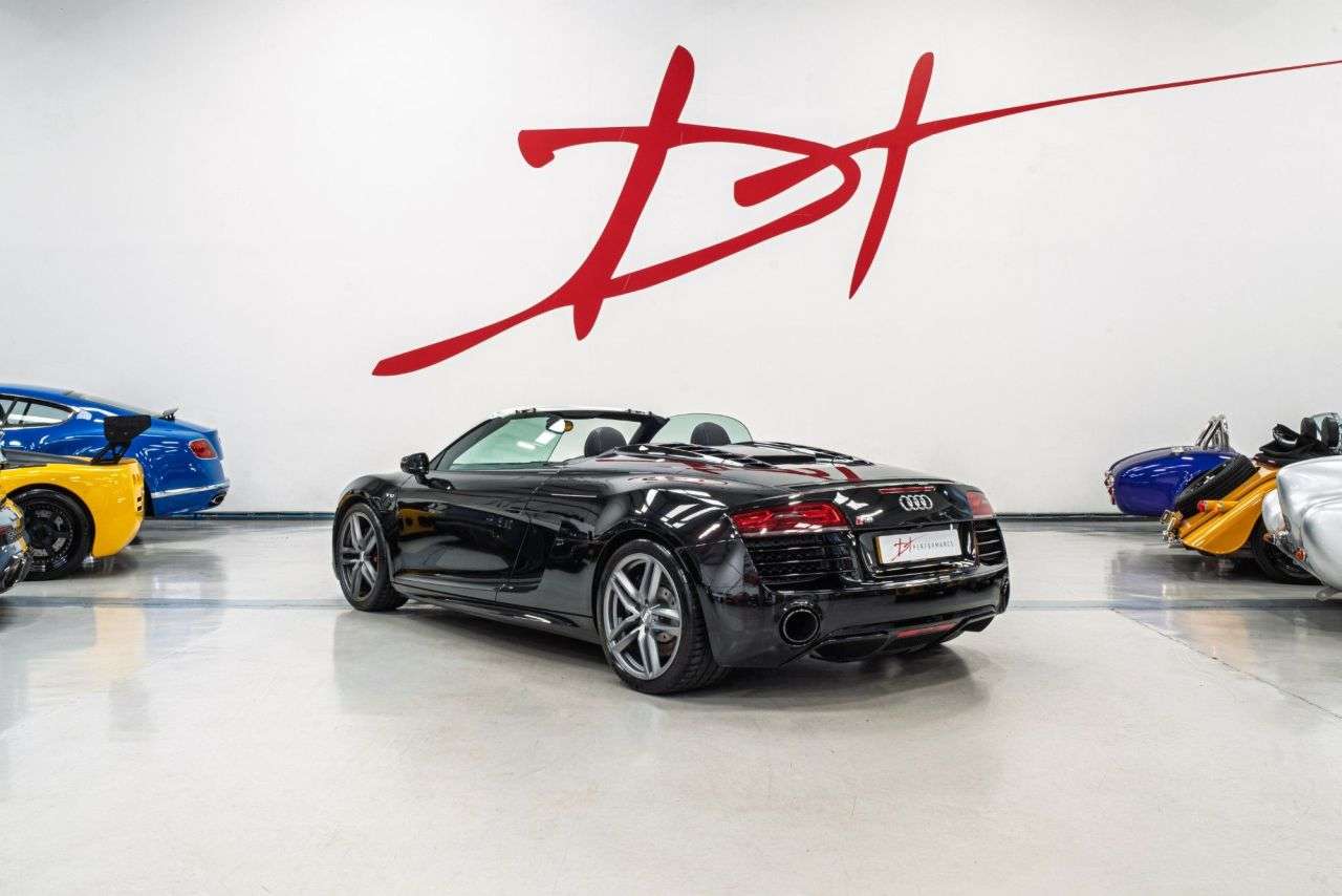 A 2014 AUDI R8 5.2 FSI V10 Spyder 2dr Petrol S Tronic quattro Euro 5 (525 ps) A 2014 AUDI R8 5.2 FSI V10 Spyder 2dr Petrol S Tronic quattro Euro 5 (525 ps)