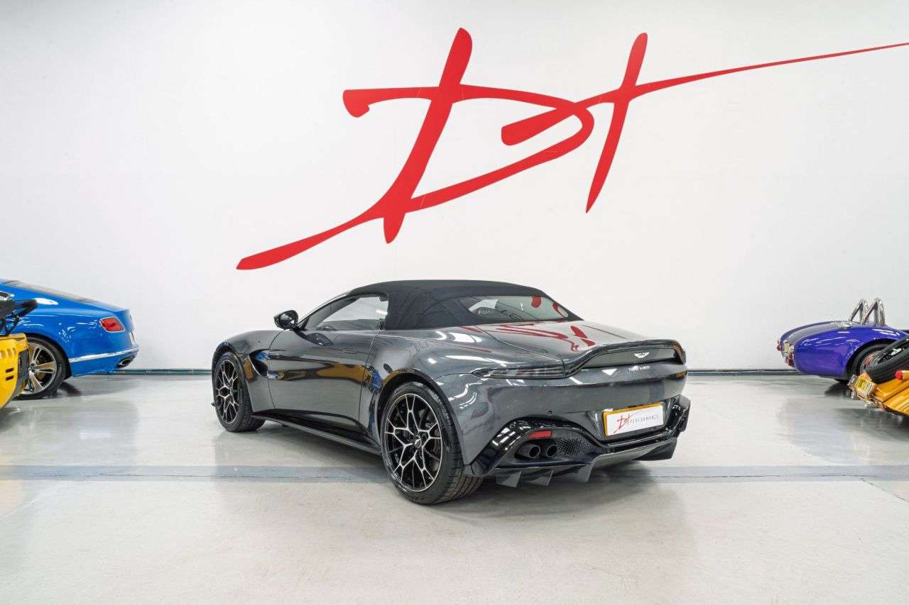A 2021 ASTON MARTIN VANTAGE 4.0 V8 Roadster 2dr Petrol Auto Euro 6 (510 ps) A 2021 ASTON MARTIN VANTAGE 4.0 V8 Roadster 2dr Petrol Auto Euro 6 (510 ps)