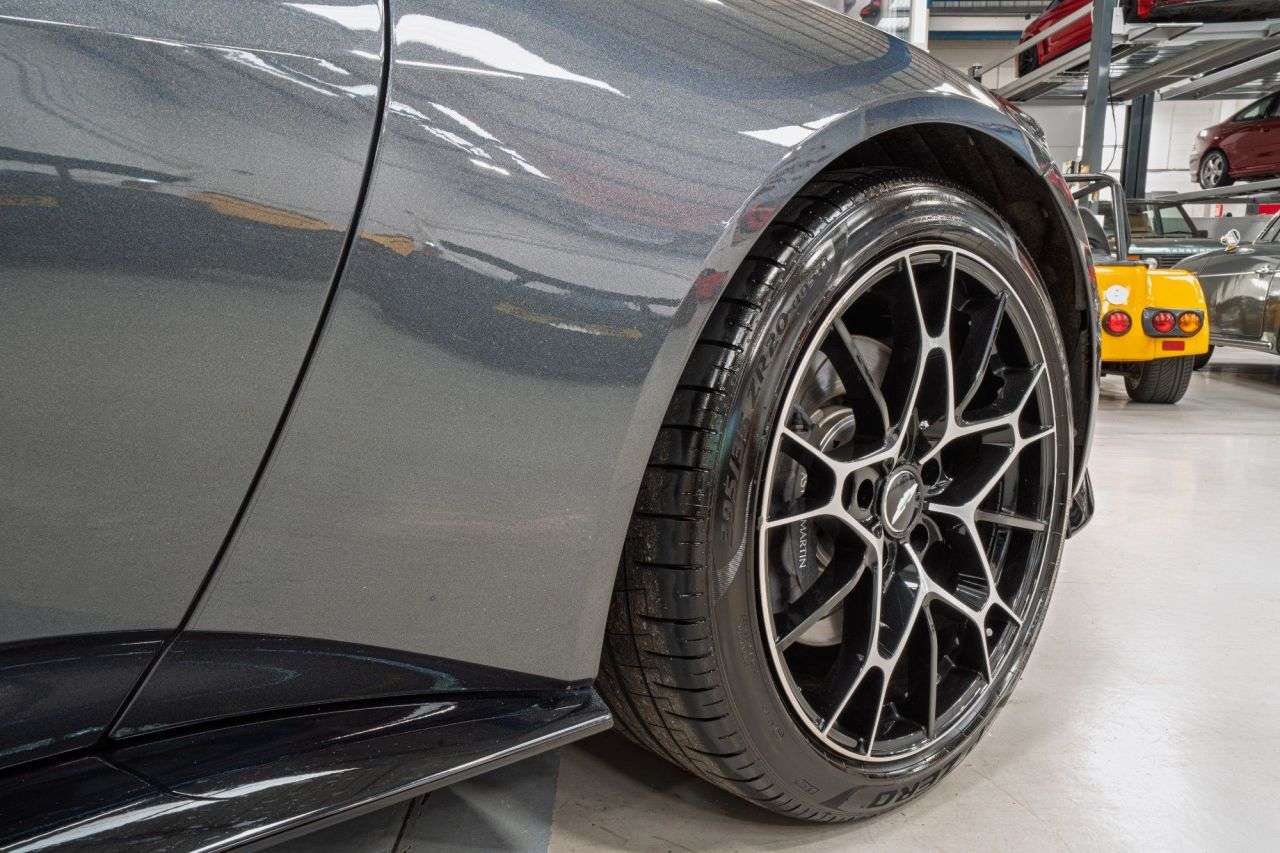 2021 ASTON MARTIN VANTAGE 2021 ASTON MARTIN VANTAGE