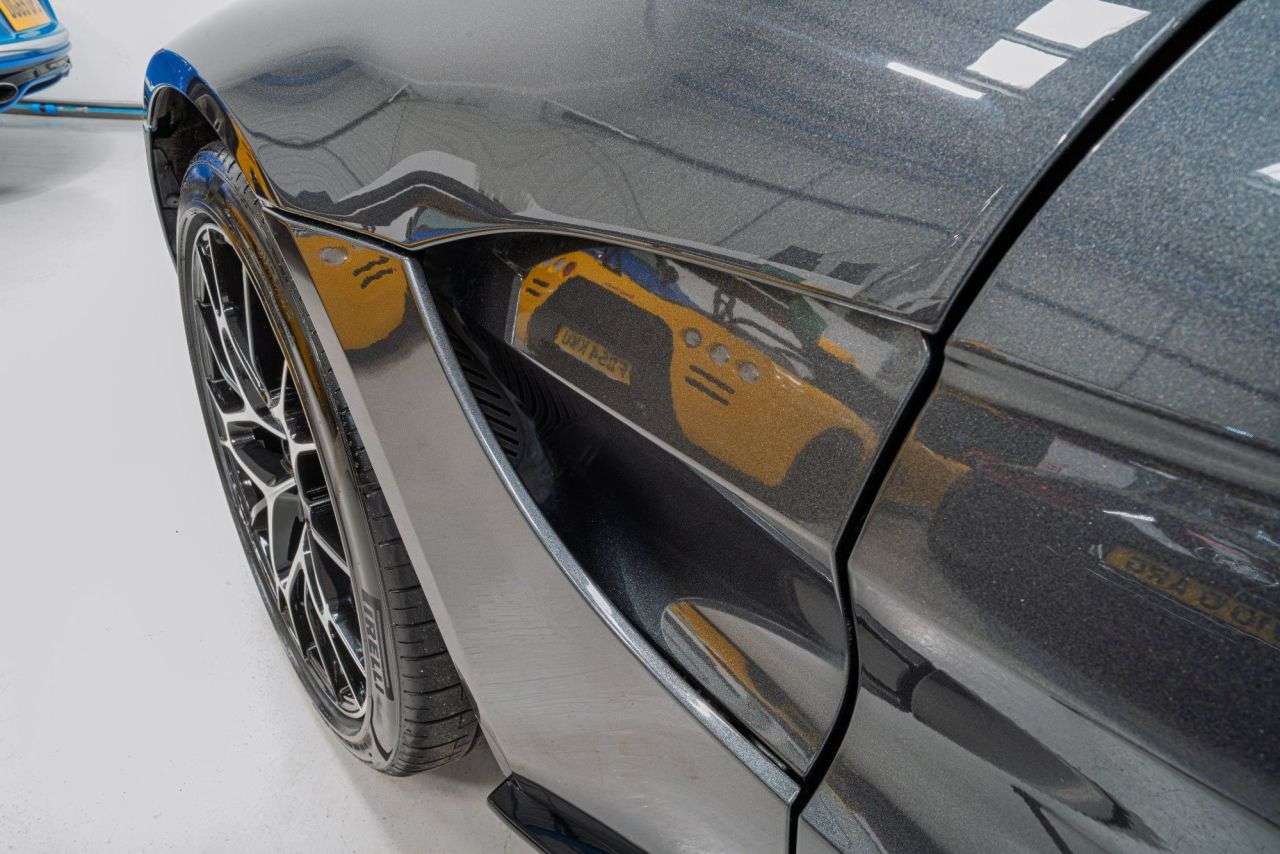 2021 ASTON MARTIN VANTAGE 2021 ASTON MARTIN VANTAGE