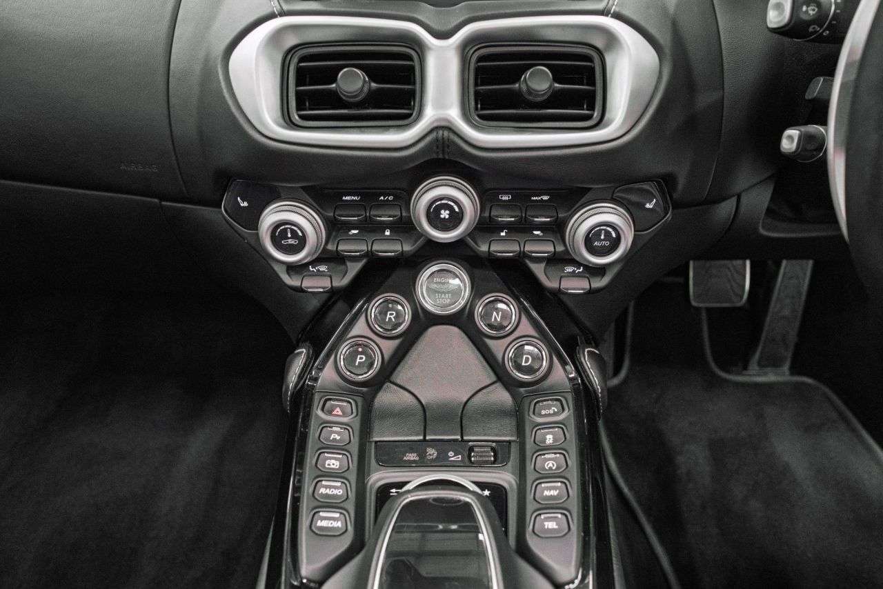 2021 ASTON MARTIN VANTAGE 2021 ASTON MARTIN VANTAGE