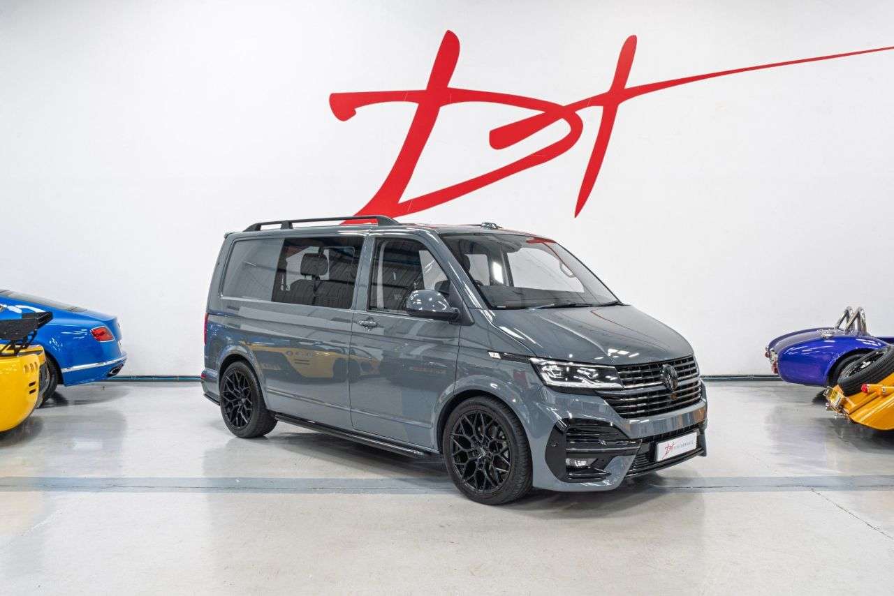 A 2022 VOLKSWAGEN TRANSPORTER 2.0 TDI T32 Highline Kombi Double Cab 5dr Diesel DSG FWD SWB Euro 6 (s/s) ( A 2022 VOLKSWAGEN TRANSPORTER 2.0 TDI T32 Highline Kombi Double Cab 5dr Diesel DSG FWD SWB Euro 6 (s/s) (
