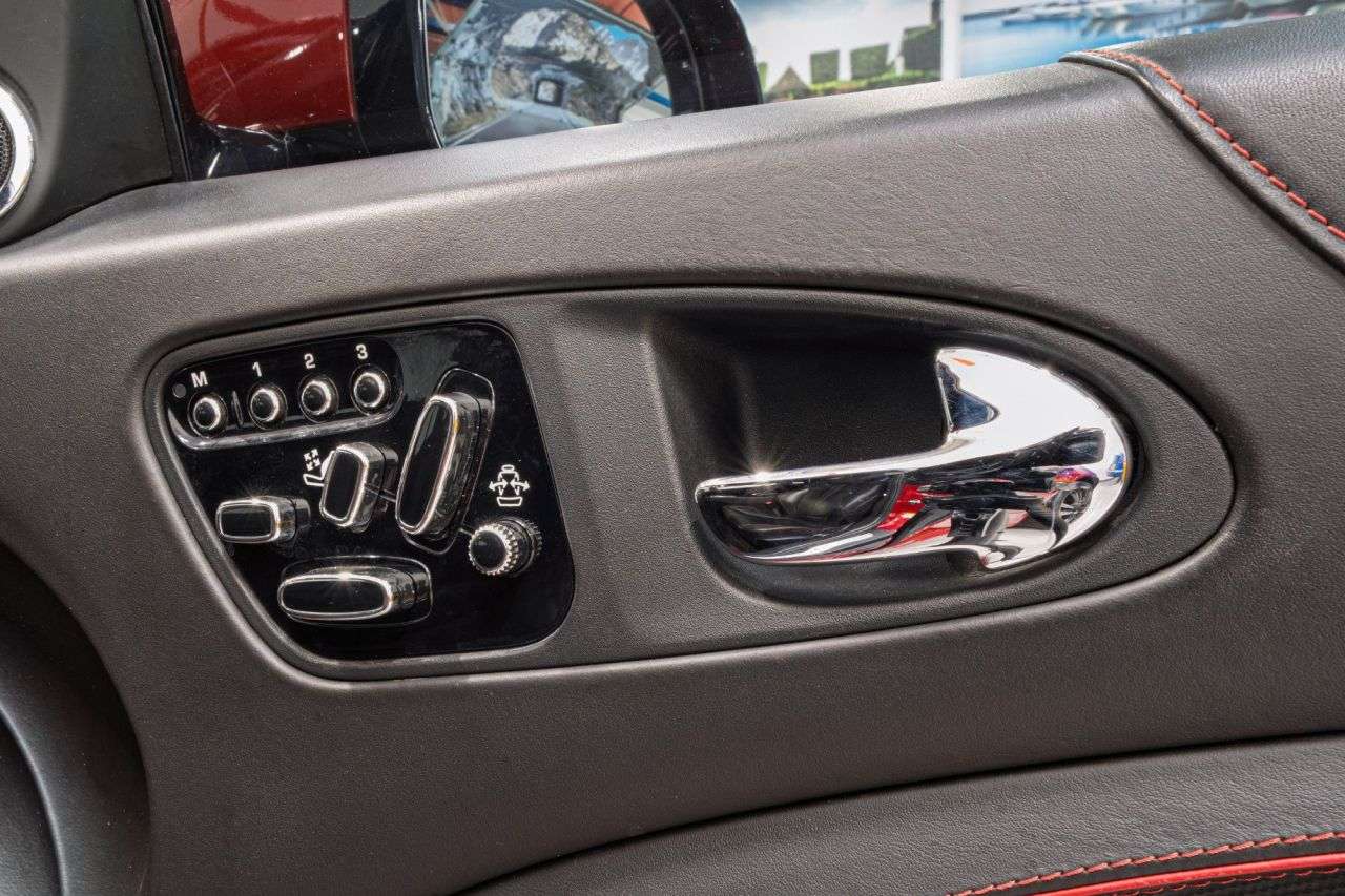 2011 JAGUAR XKR-S 2011 JAGUAR XKR-S
