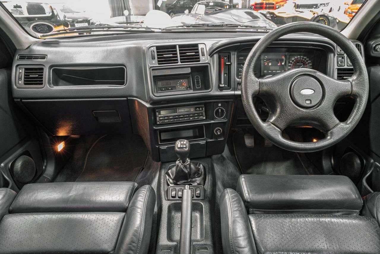 A 1992 FORD SIERRA SIERRA SAPPHIRE RS COSWORTH 4X4 2L 4dr 220 BHP A 1992 FORD SIERRA SIERRA SAPPHIRE RS COSWORTH 4X4 2L 4dr 220 BHP