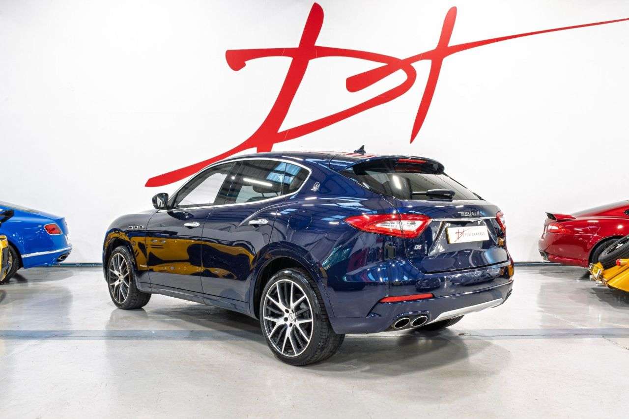 A 2019 MASERATI LEVANTE 3.0 V6 GranLusso SUV 5dr Petrol ZF 4WD Euro 6 (s/s) (350 ps) A 2019 MASERATI LEVANTE 3.0 V6 GranLusso SUV 5dr Petrol ZF 4WD Euro 6 (s/s) (350 ps)