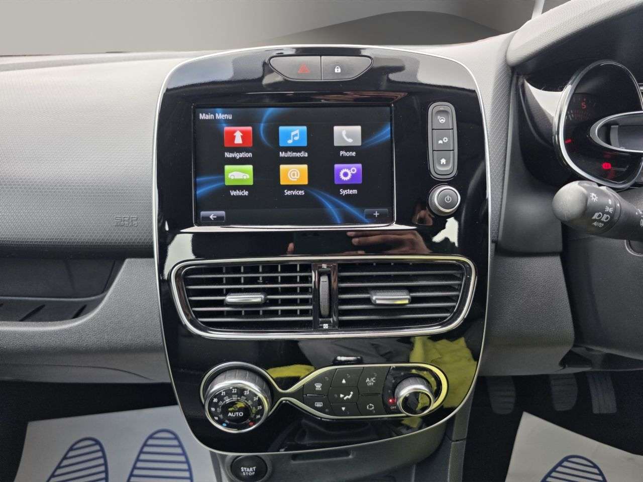 2018 RENAULT CLIO 2018 RENAULT CLIO