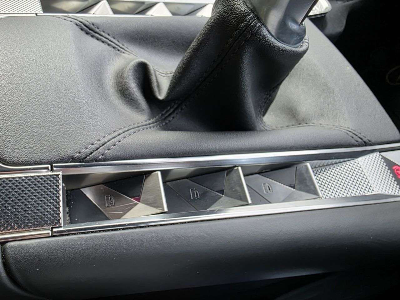 2018 DS AUTOMOBILES DS 7 CROSSBACK 2018 DS AUTOMOBILES DS 7 CROSSBACK