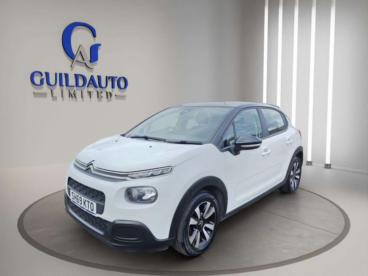 A 2019 CITROEN C3 1.2 PureTech Feel Hatchback 5dr Petrol Manual Euro 6 (s/s) (83 ps) A 2019 CITROEN C3 1.2 PureTech Feel Hatchback 5dr Petrol Manual Euro 6 (s/s) (83 ps)