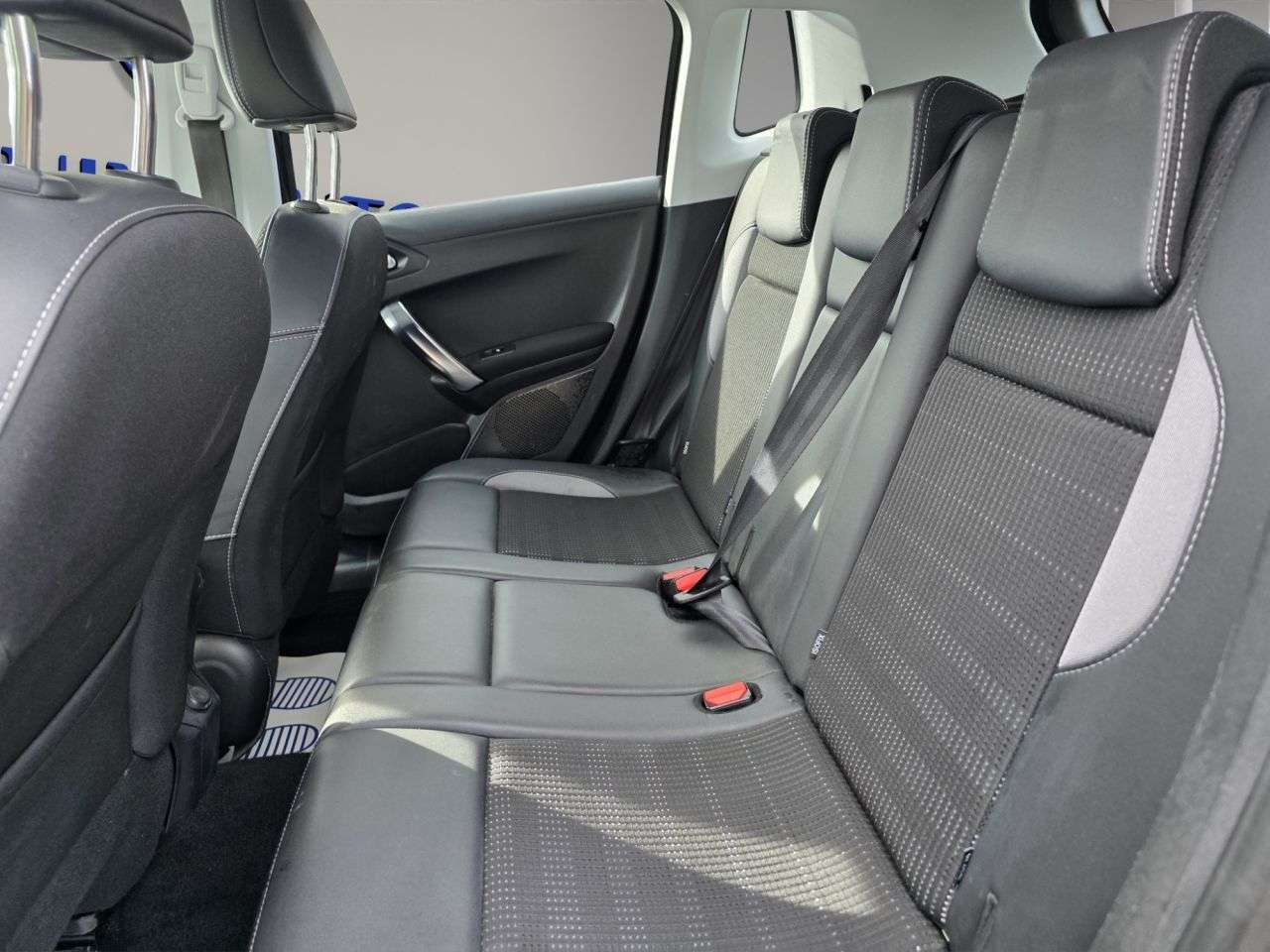 2016 PEUGEOT 2008 2016 PEUGEOT 2008