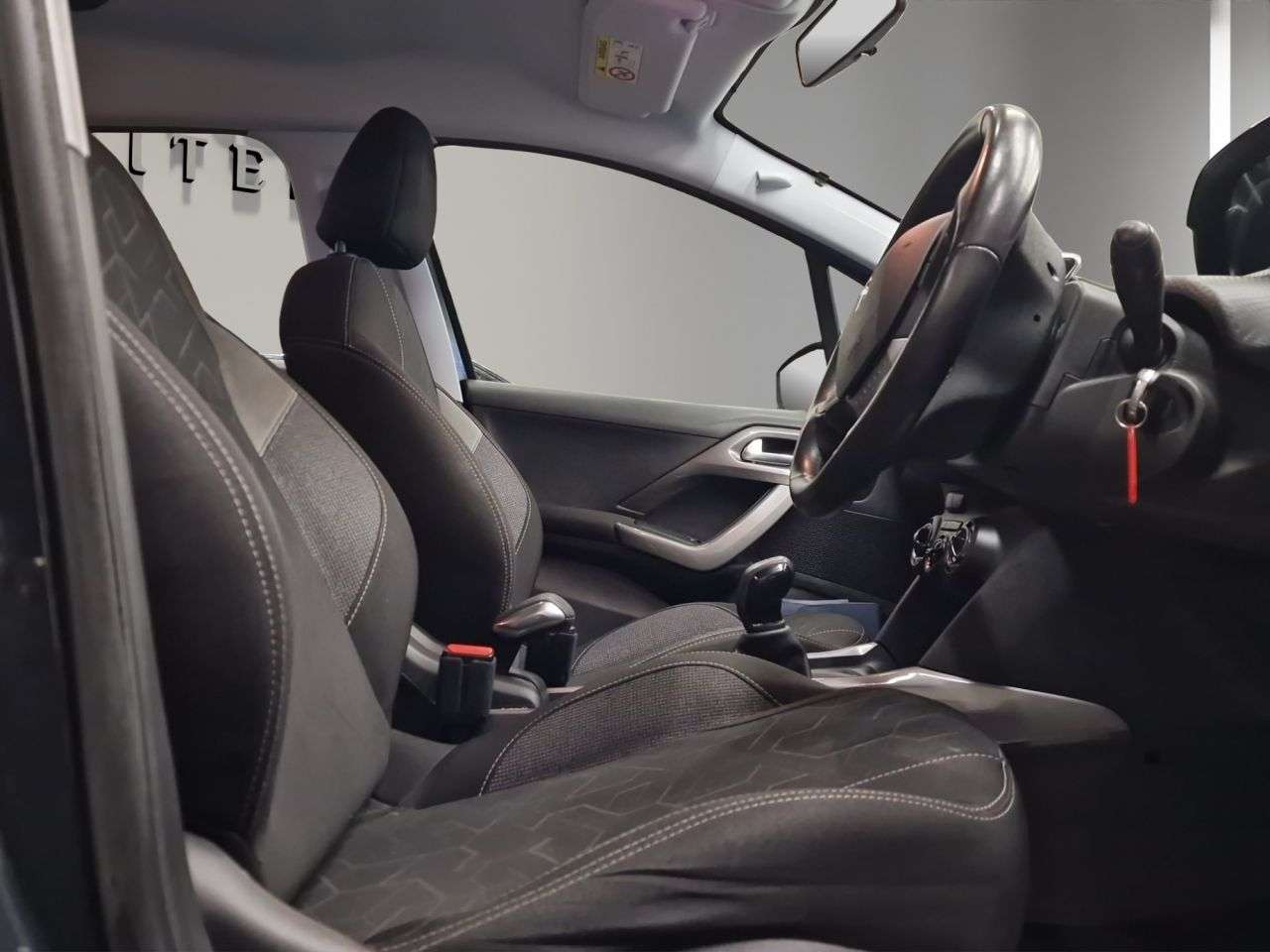 2017 PEUGEOT 2008 2017 PEUGEOT 2008