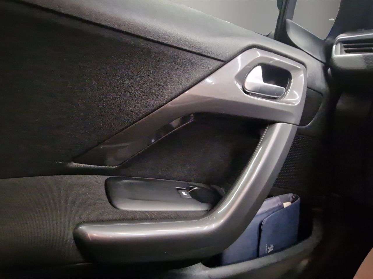 2017 PEUGEOT 2008 2017 PEUGEOT 2008