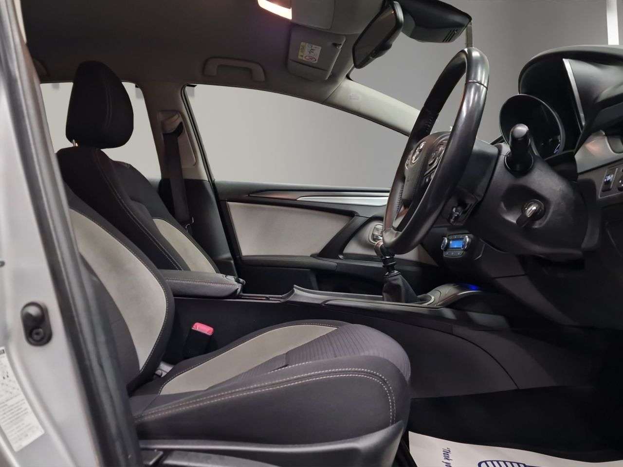 2016 TOYOTA AVENSIS 2016 TOYOTA AVENSIS