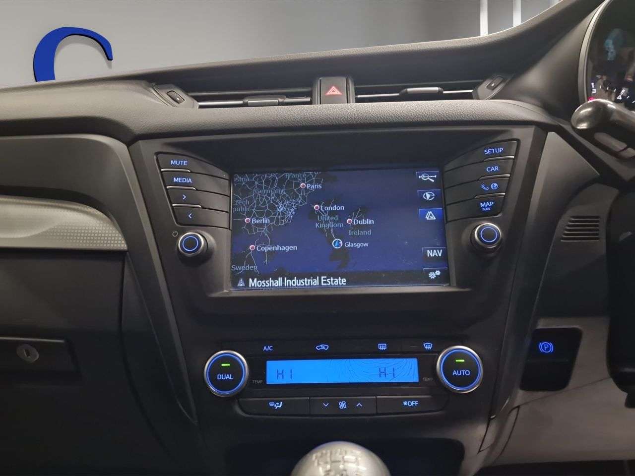 2016 TOYOTA AVENSIS 2016 TOYOTA AVENSIS