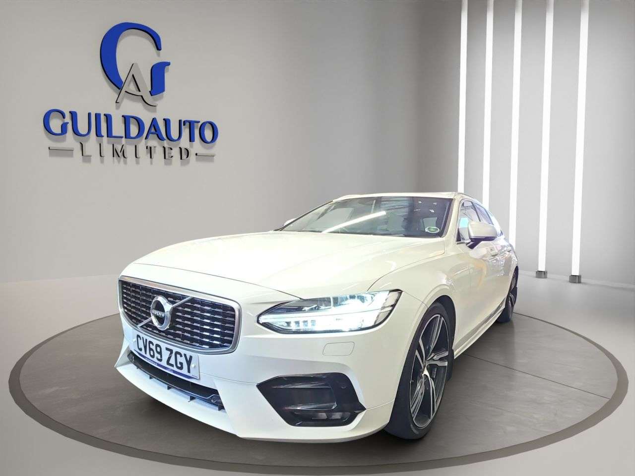 A 2019 VOLVO V90 2.0 T5 R-Design Estate 5dr Petrol Auto Euro 6 (s/s) (250 ps) A 2019 VOLVO V90 2.0 T5 R-Design Estate 5dr Petrol Auto Euro 6 (s/s) (250 ps)