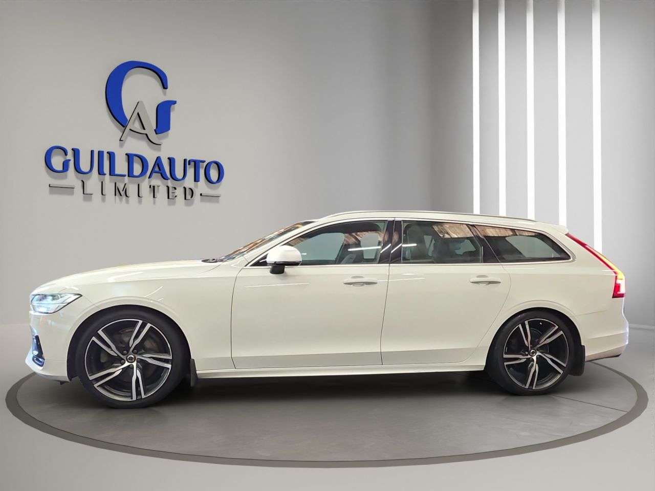 2019 VOLVO V90 2019 VOLVO V90