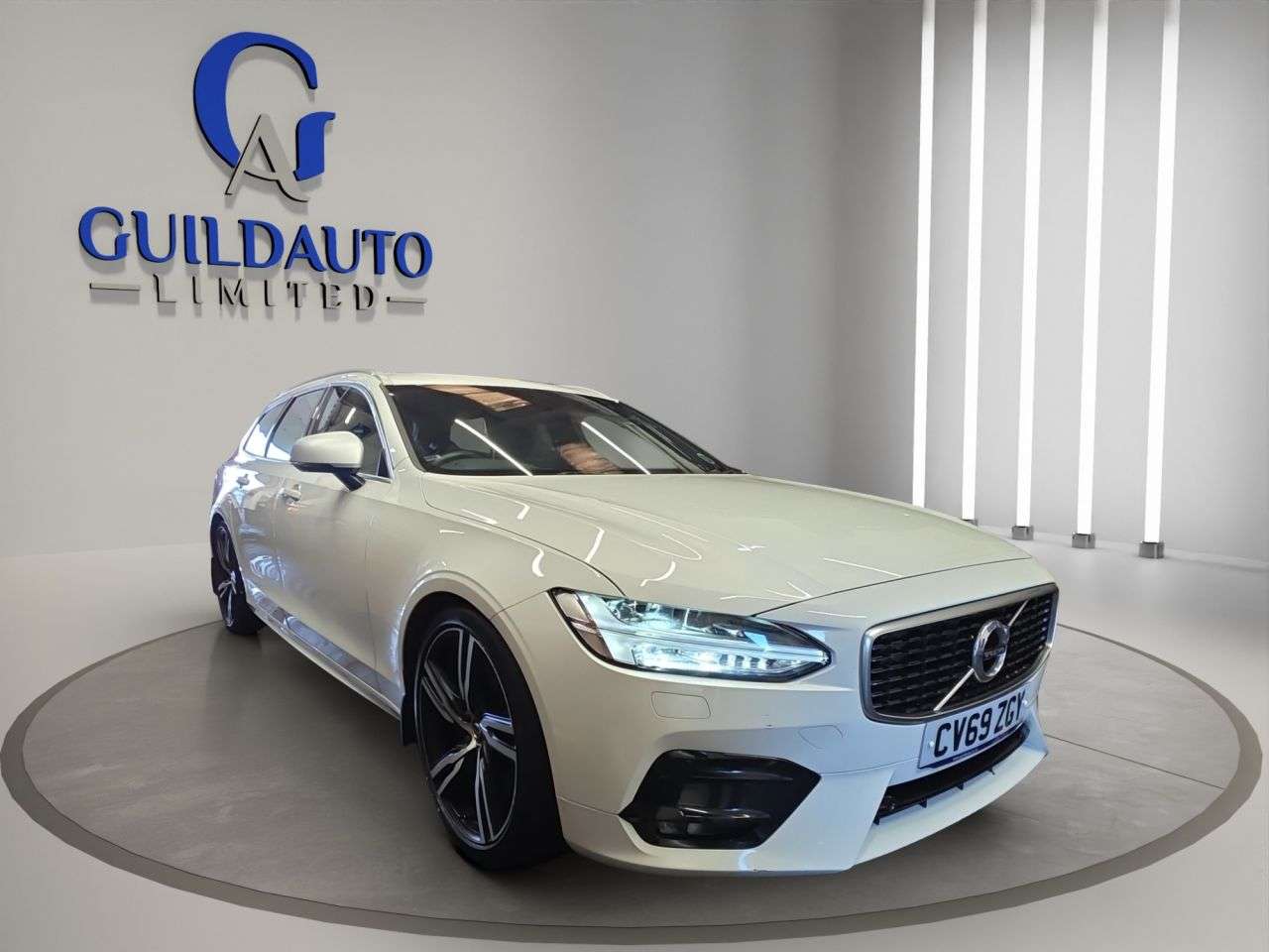 A 2019 VOLVO V90 2.0 T5 R-Design Estate 5dr Petrol Auto Euro 6 (s/s) (250 ps) A 2019 VOLVO V90 2.0 T5 R-Design Estate 5dr Petrol Auto Euro 6 (s/s) (250 ps)