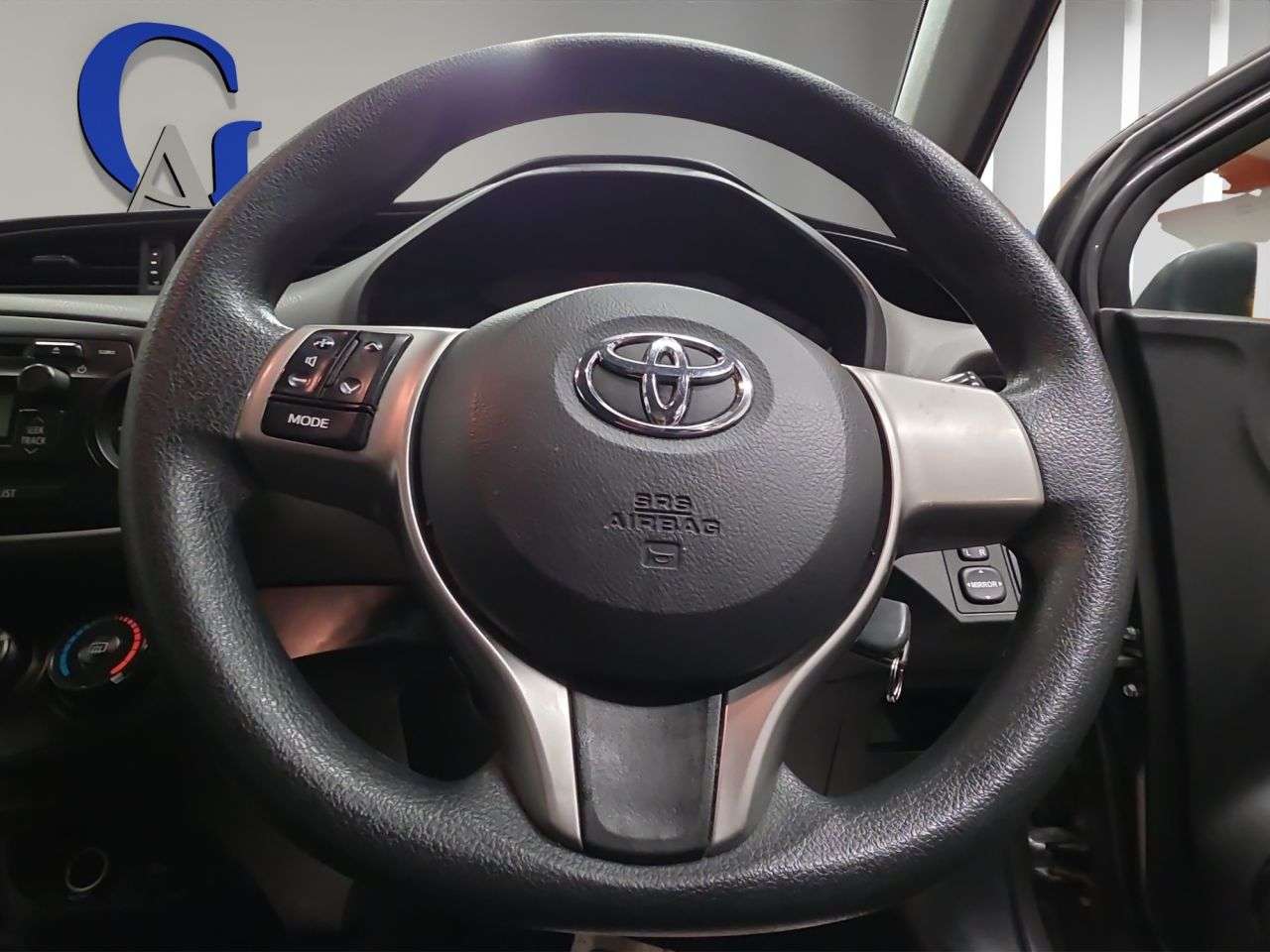 2017 TOYOTA YARIS 2017 TOYOTA YARIS