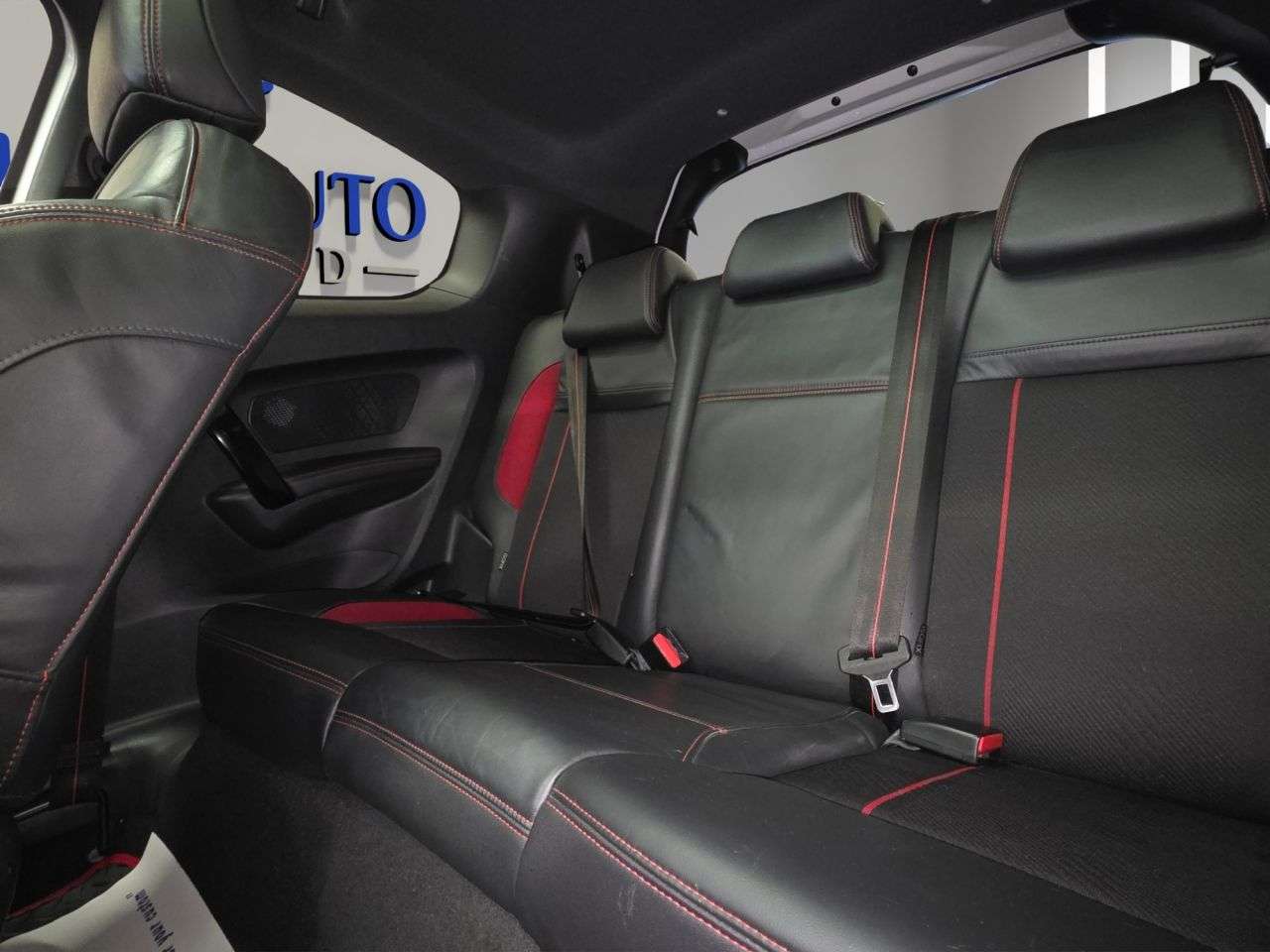 2016 PEUGEOT 208 2016 PEUGEOT 208