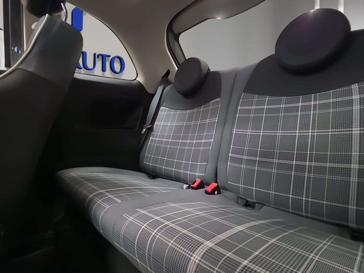 2018 FIAT 500 2018 FIAT 500