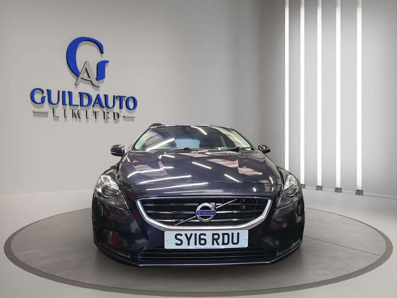 A 2016 VOLVO V40 2.0 D4 SE Lux Nav Hatchback 5dr Diesel Manual Euro 6 (s/s) (190 ps) A 2016 VOLVO V40 2.0 D4 SE Lux Nav Hatchback 5dr Diesel Manual Euro 6 (s/s) (190 ps)