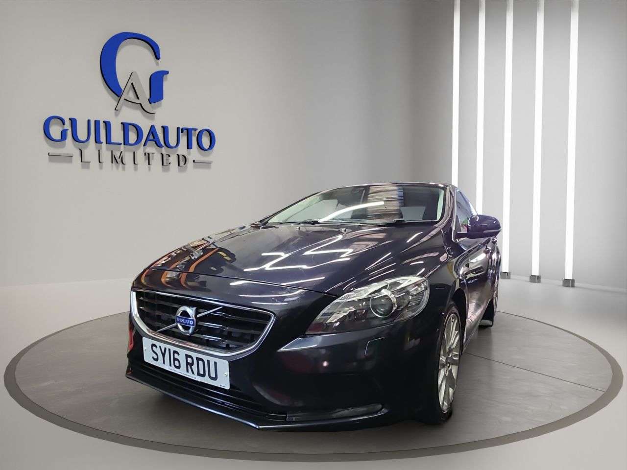 A 2016 VOLVO V40 2.0 D4 SE Lux Nav Hatchback 5dr Diesel Manual Euro 6 (s/s) (190 ps) A 2016 VOLVO V40 2.0 D4 SE Lux Nav Hatchback 5dr Diesel Manual Euro 6 (s/s) (190 ps)