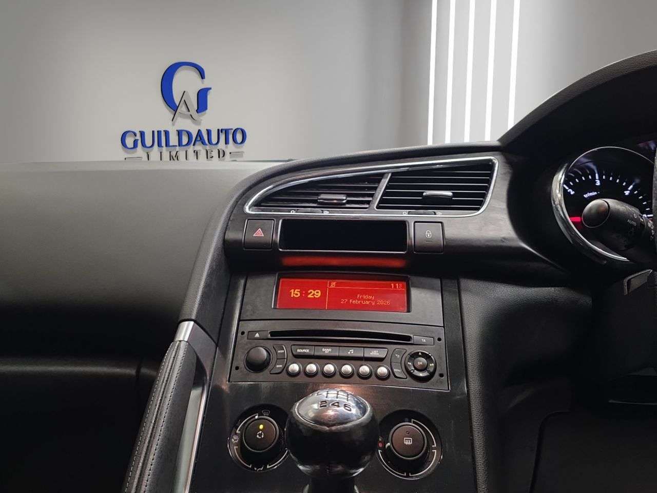 2015 PEUGEOT 3008 2015 PEUGEOT 3008