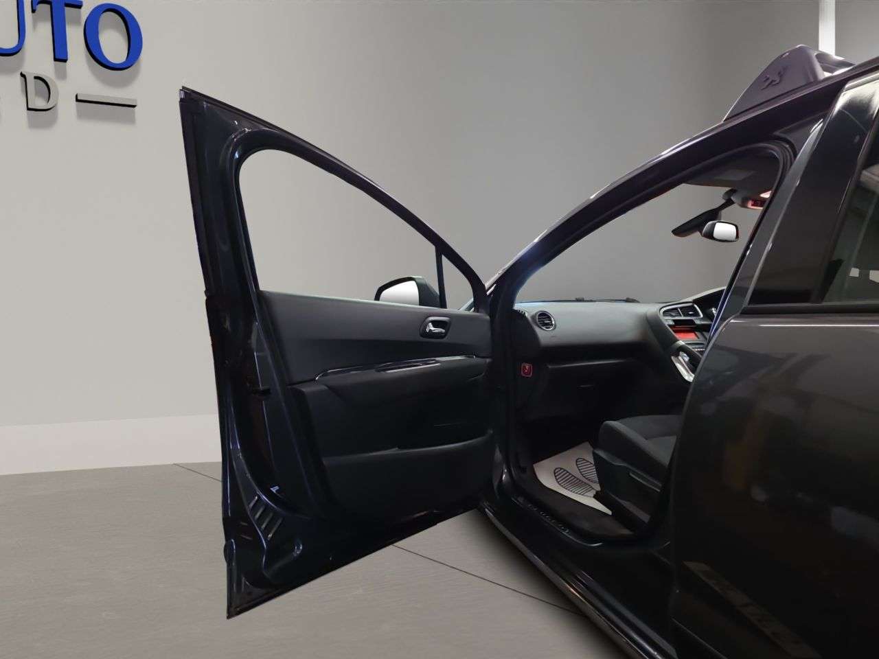 2015 PEUGEOT 3008 2015 PEUGEOT 3008