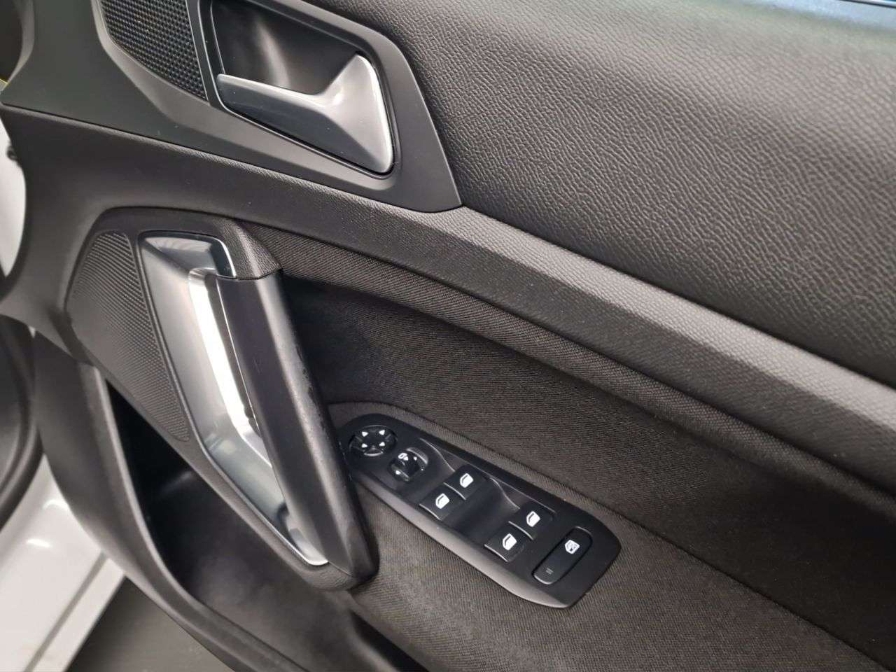 2016 PEUGEOT 308 2016 PEUGEOT 308