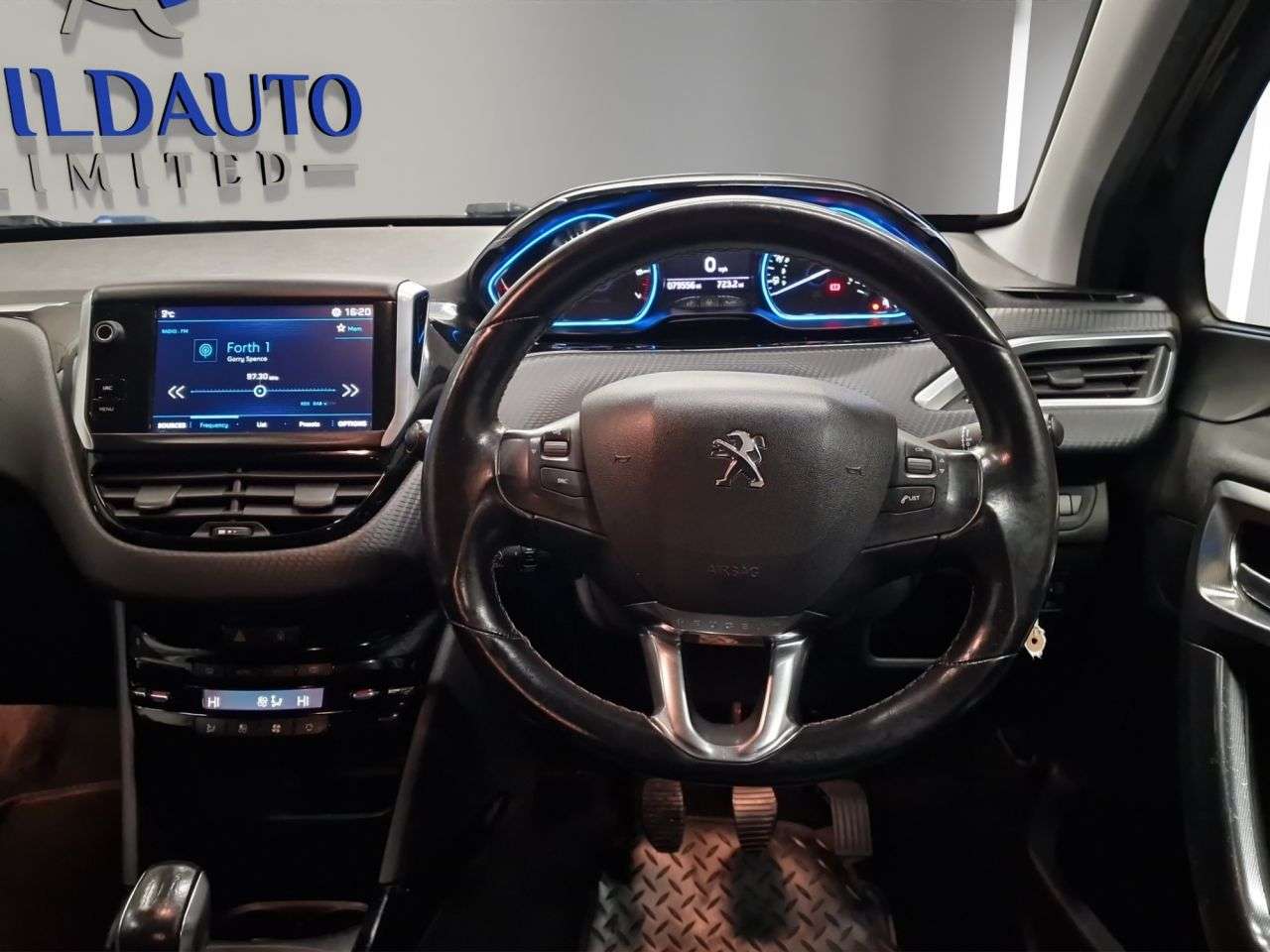 2017 PEUGEOT 2008 2017 PEUGEOT 2008