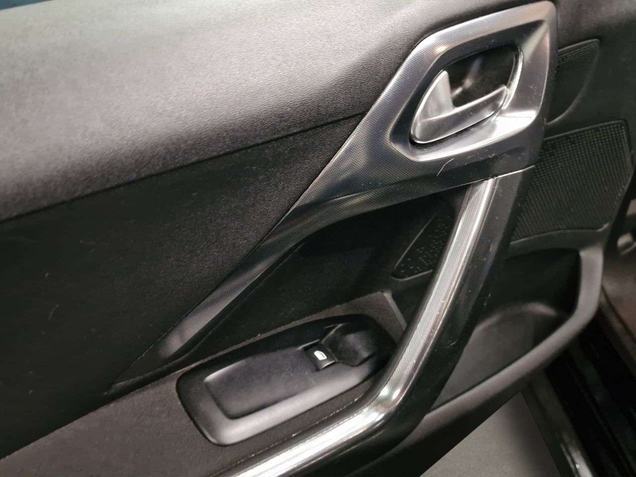 2017 PEUGEOT 2008 2017 PEUGEOT 2008