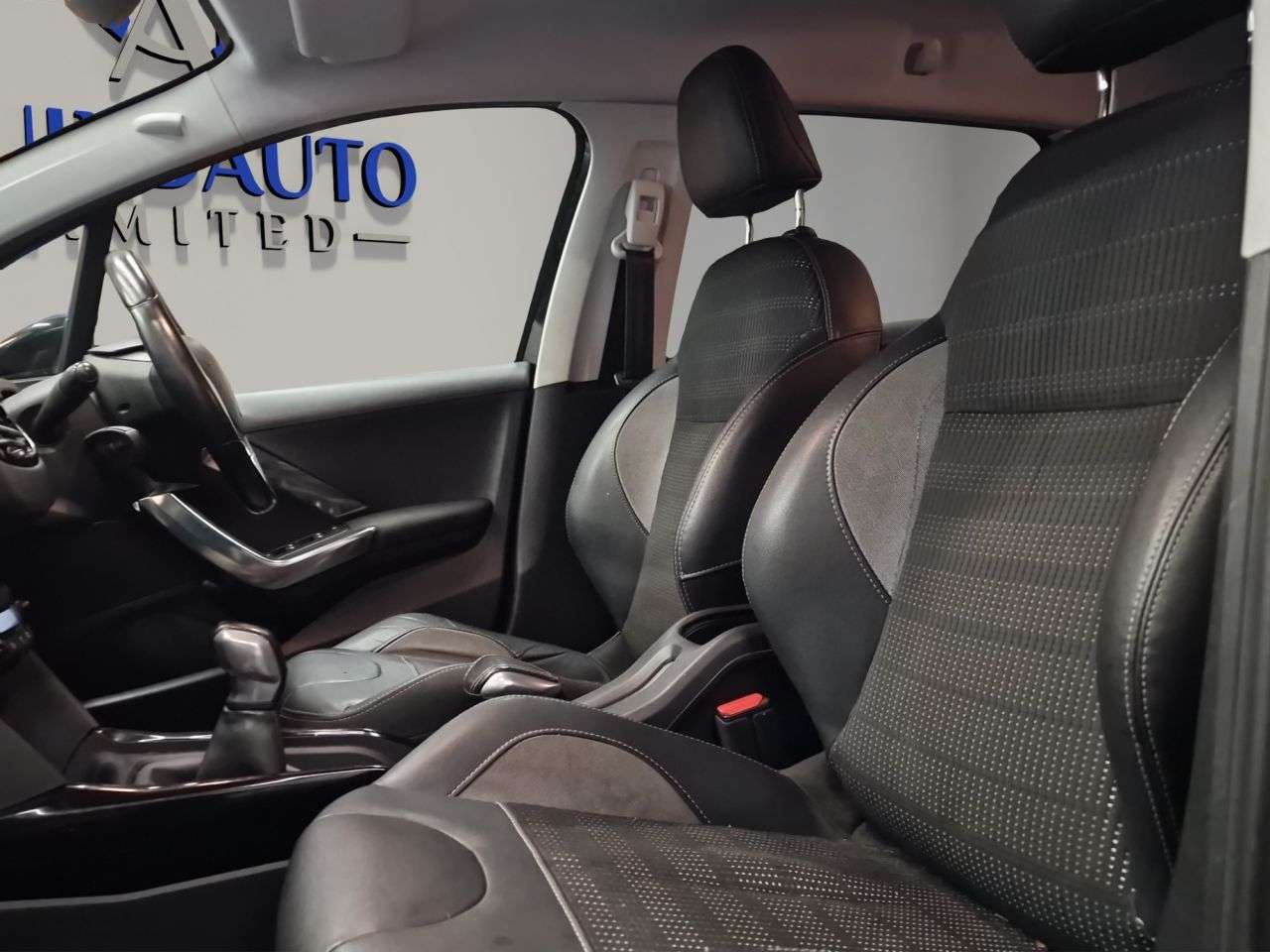 2017 PEUGEOT 2008 2017 PEUGEOT 2008