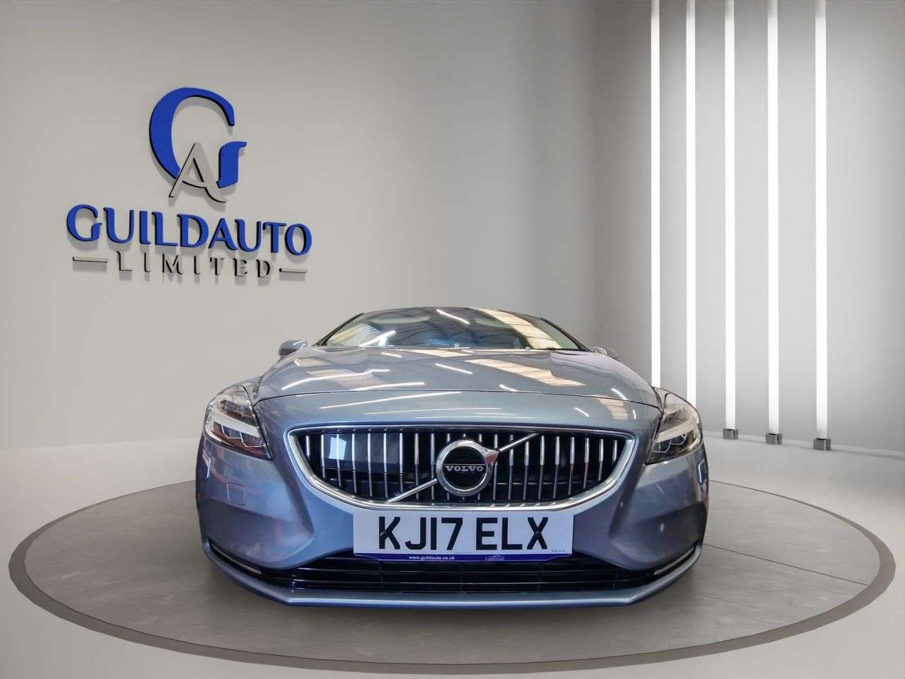 A 2017 VOLVO V40 2.0 D4 Inscription Hatchback 5dr Diesel Manual Euro 6 (s/s) (190 ps) A 2017 VOLVO V40 2.0 D4 Inscription Hatchback 5dr Diesel Manual Euro 6 (s/s) (190 ps)