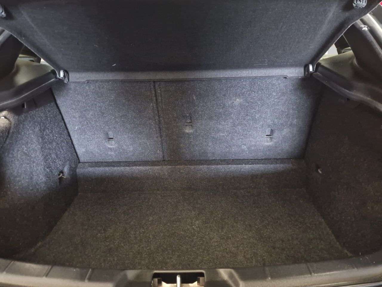 2017 VOLVO V40 2017 VOLVO V40