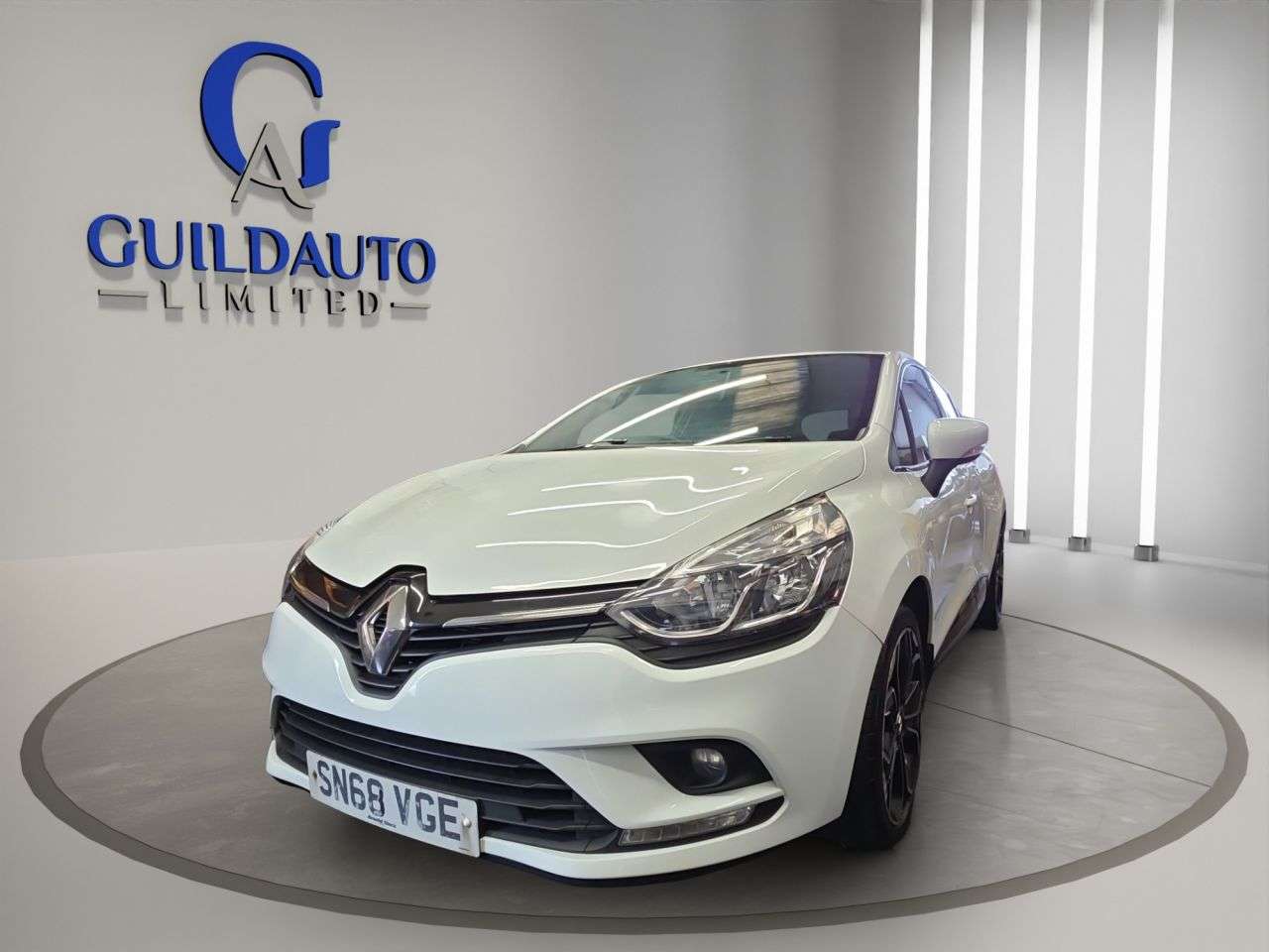 A 2018 RENAULT CLIO 0.9 TCe Iconic Hatchback 5dr Petrol Manual Euro 6 (s/s) (90 ps) A 2018 RENAULT CLIO 0.9 TCe Iconic Hatchback 5dr Petrol Manual Euro 6 (s/s) (90 ps)